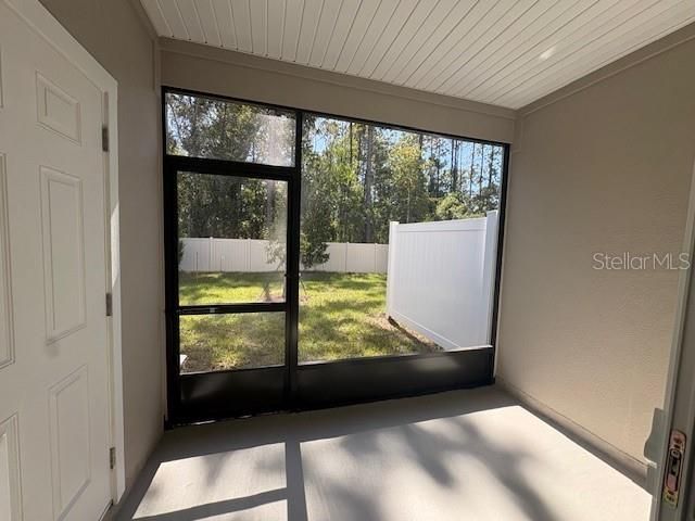 Active With Contract: $275,990 (3 beds, 2 baths, 1308 Square Feet)