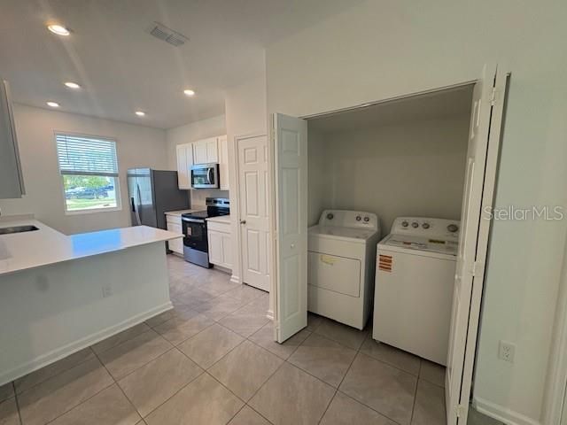 Active With Contract: $275,990 (3 beds, 2 baths, 1308 Square Feet)