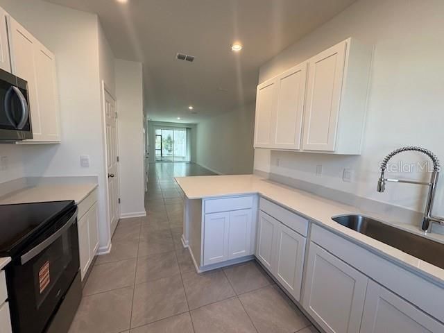 Active With Contract: $275,990 (3 beds, 2 baths, 1308 Square Feet)