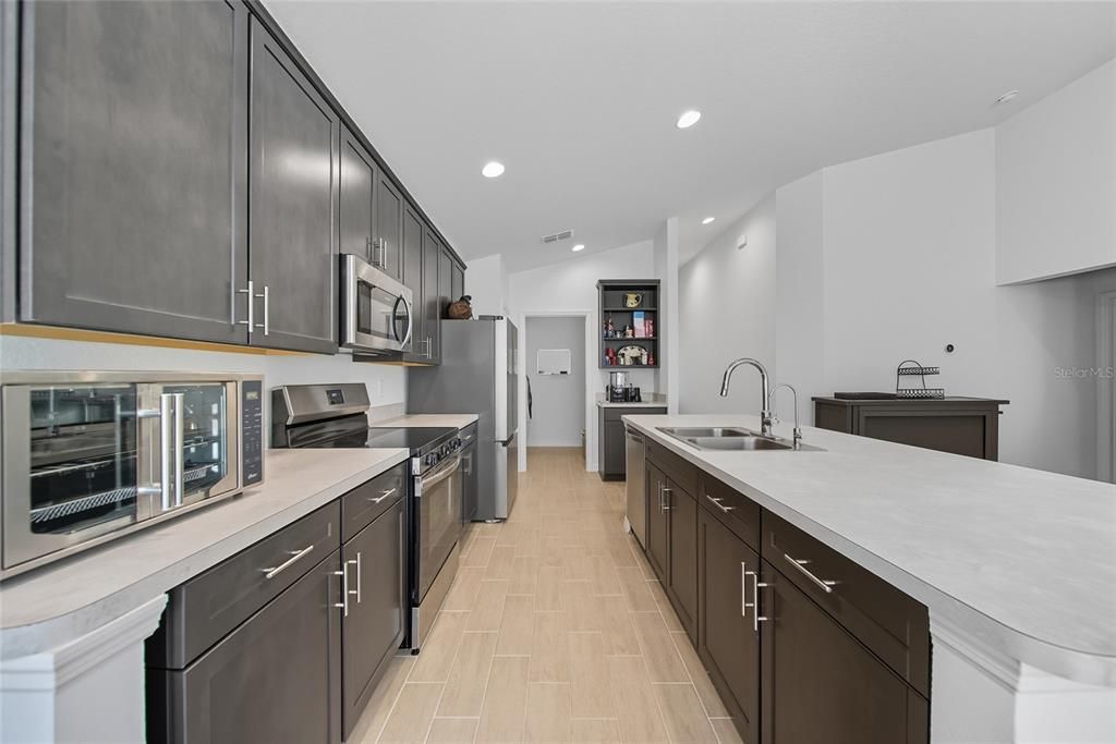 待售: $344,900 (4 贝兹, 2 浴室, 1940 平方英尺)