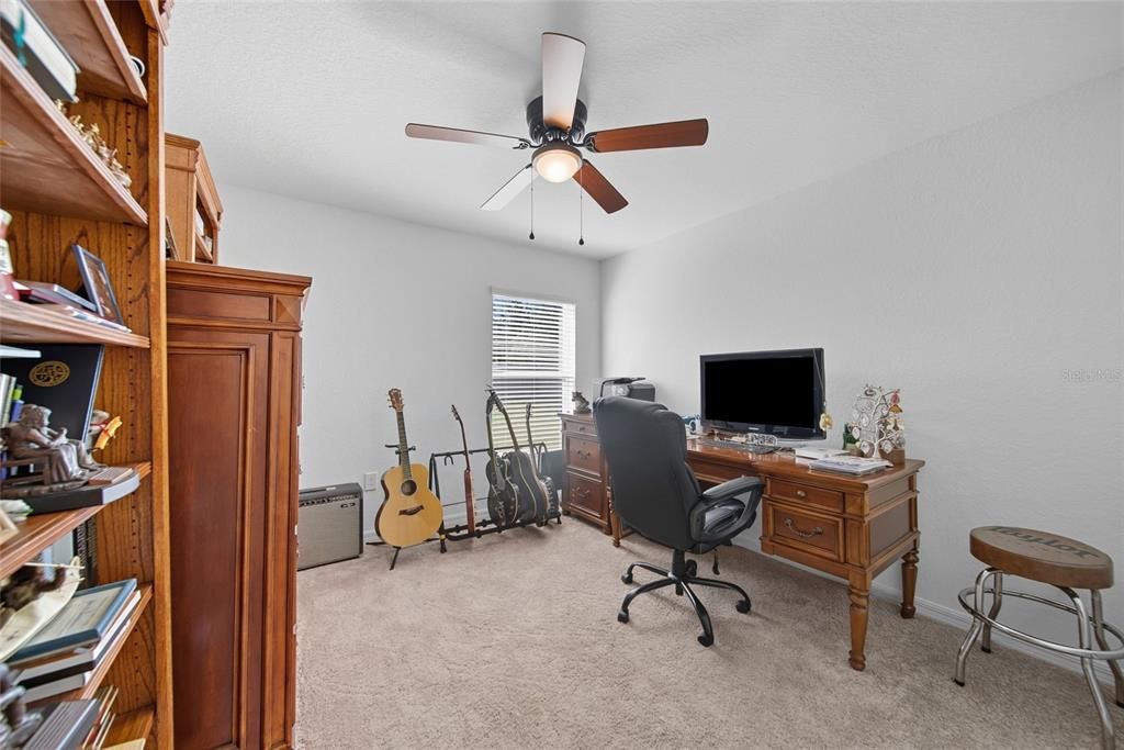 待售: $344,900 (4 贝兹, 2 浴室, 1940 平方英尺)