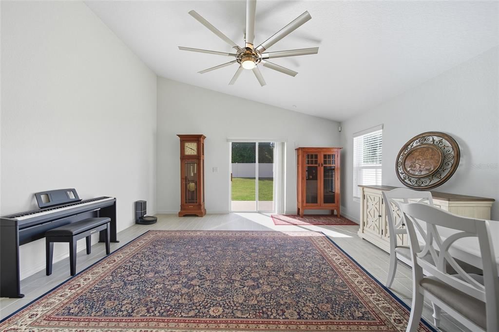 待售: $344,900 (4 贝兹, 2 浴室, 1940 平方英尺)