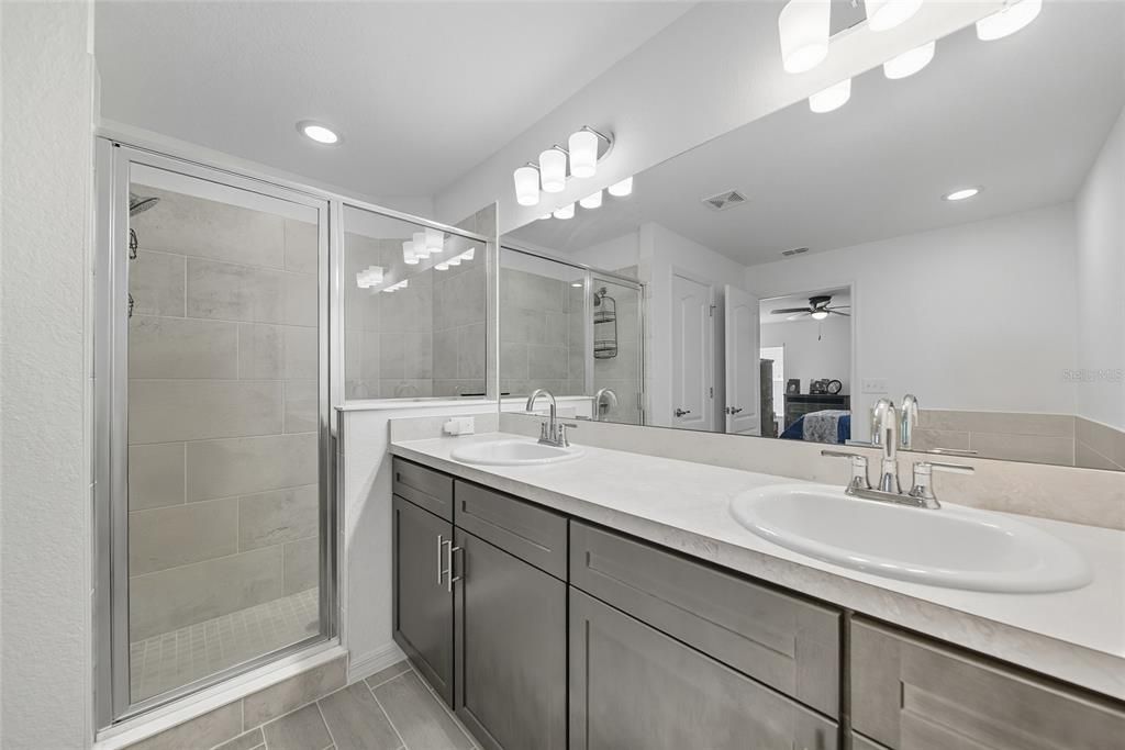 待售: $344,900 (4 贝兹, 2 浴室, 1940 平方英尺)