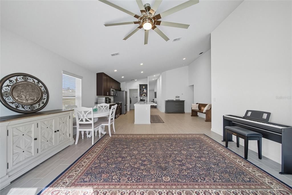 待售: $344,900 (4 贝兹, 2 浴室, 1940 平方英尺)