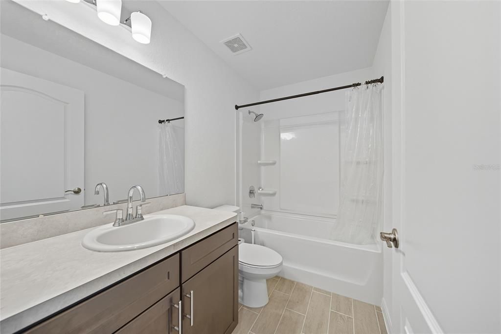 待售: $344,900 (4 贝兹, 2 浴室, 1940 平方英尺)