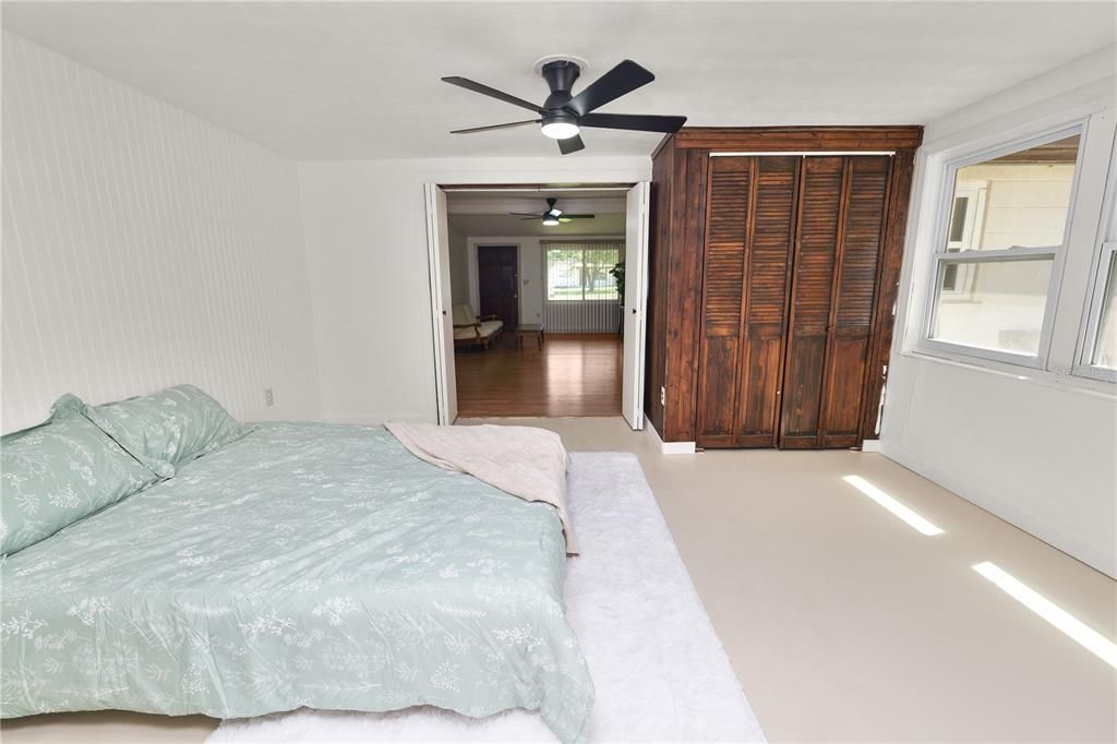 For Sale: $260,000 (3 beds, 2 baths, 1135 Square Feet)