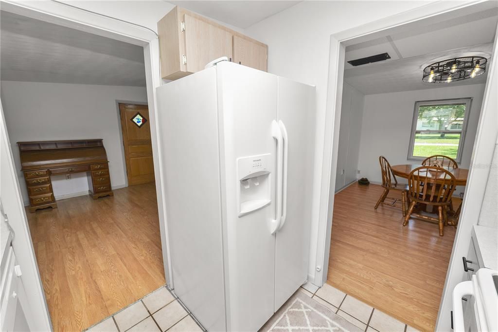 For Sale: $260,000 (3 beds, 2 baths, 1135 Square Feet)