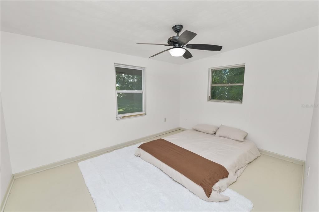 For Sale: $260,000 (3 beds, 2 baths, 1135 Square Feet)