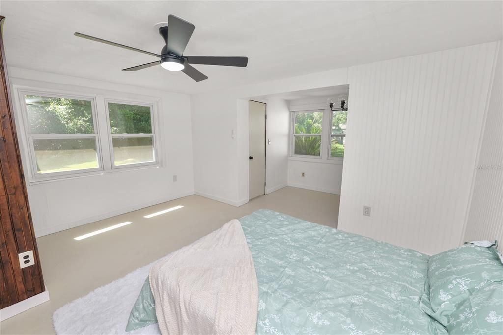 For Sale: $260,000 (3 beds, 2 baths, 1135 Square Feet)