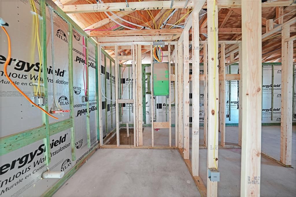 合同活跃: $315,000 (3 贝兹, 2 浴室, 1388 平方英尺)