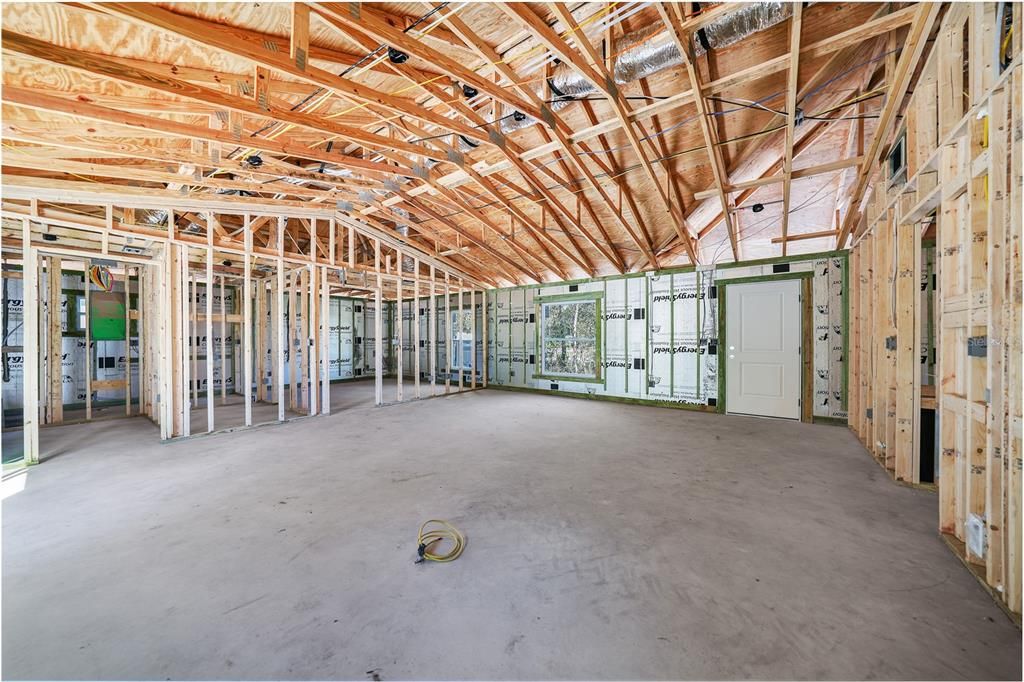 合同活跃: $315,000 (3 贝兹, 2 浴室, 1388 平方英尺)