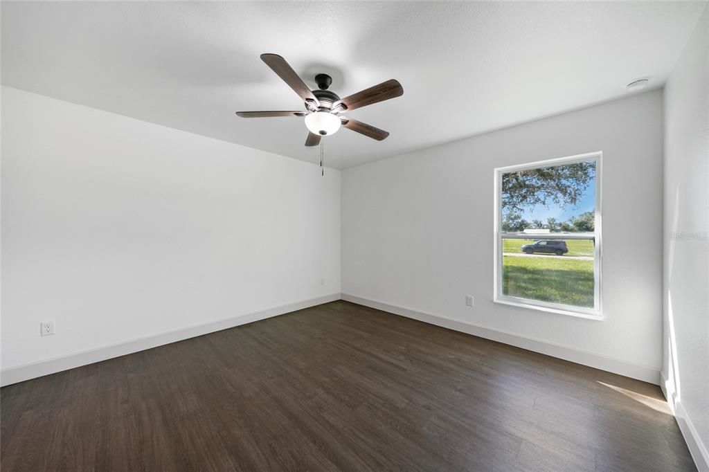 合同活跃: $315,000 (3 贝兹, 2 浴室, 1388 平方英尺)