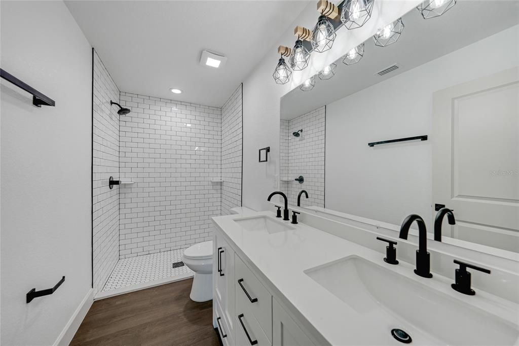 合同活跃: $315,000 (3 贝兹, 2 浴室, 1388 平方英尺)