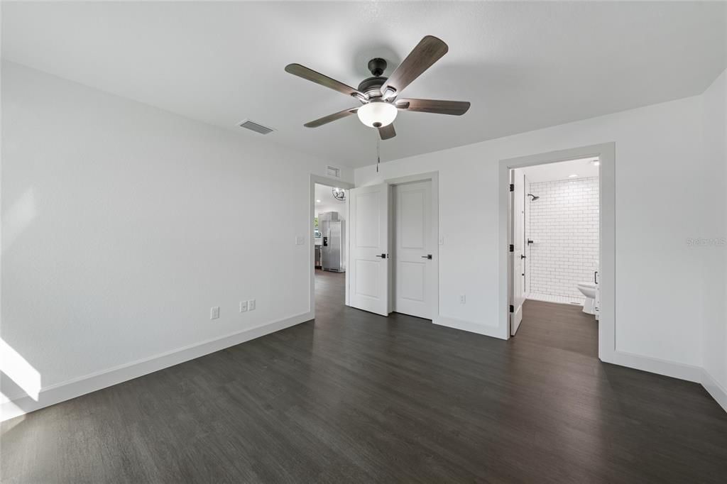 合同活跃: $315,000 (3 贝兹, 2 浴室, 1388 平方英尺)