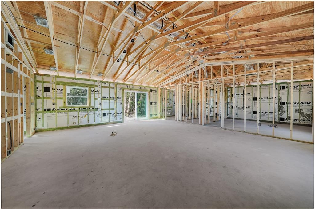 合同活跃: $315,000 (3 贝兹, 2 浴室, 1388 平方英尺)