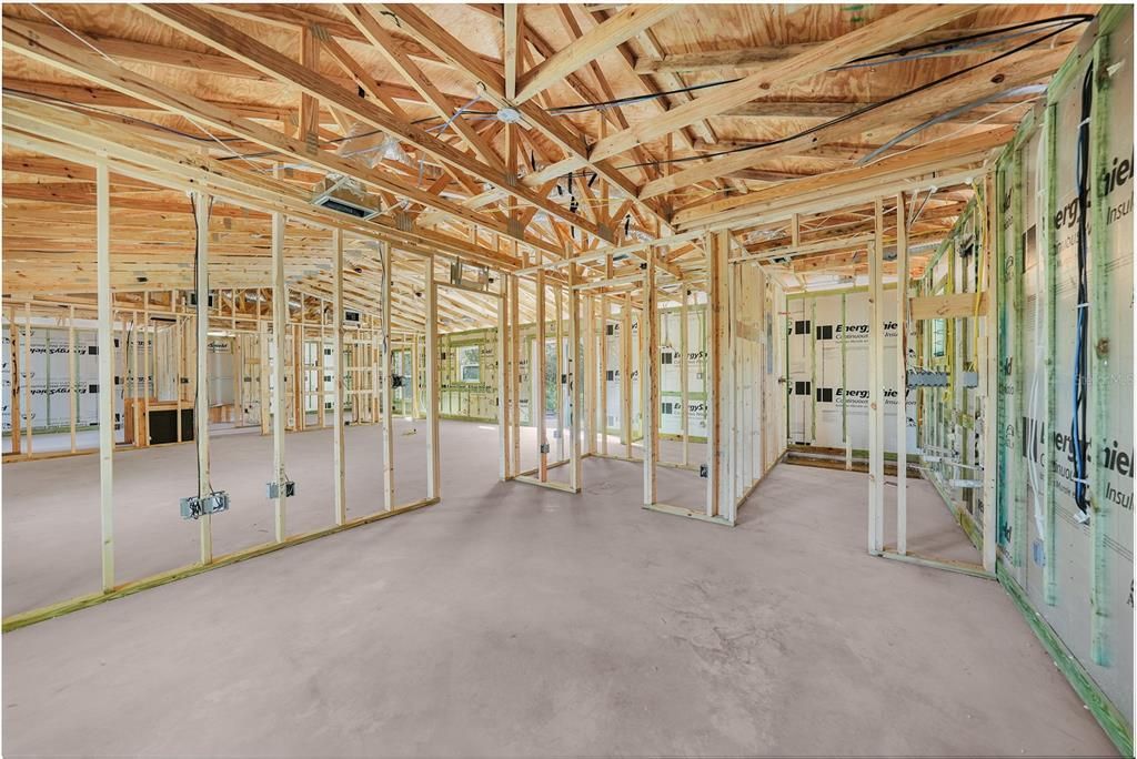 合同活跃: $315,000 (3 贝兹, 2 浴室, 1388 平方英尺)