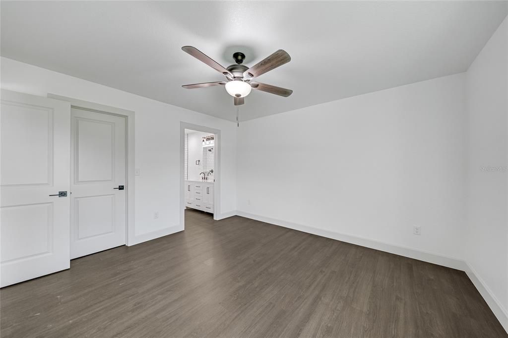 合同活跃: $315,000 (3 贝兹, 2 浴室, 1388 平方英尺)