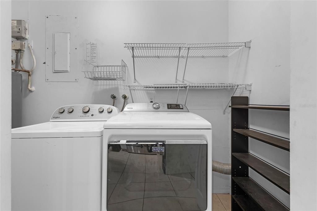 For Sale: $205,900 (2 beds, 2 baths, 1184 Square Feet)