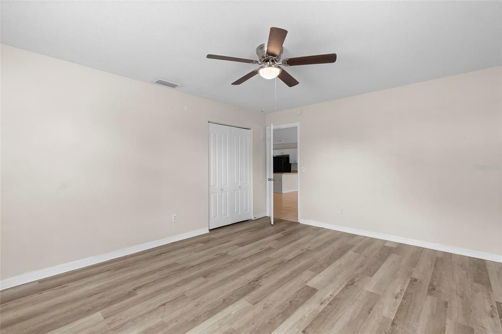 For Sale: $205,900 (2 beds, 2 baths, 1184 Square Feet)