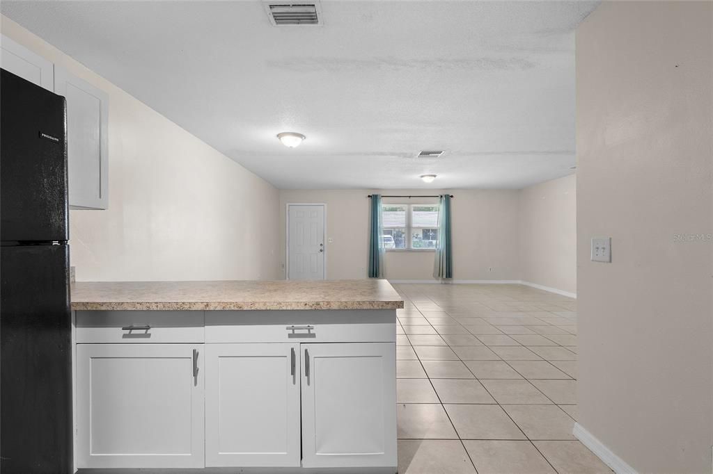 For Sale: $205,900 (2 beds, 2 baths, 1184 Square Feet)