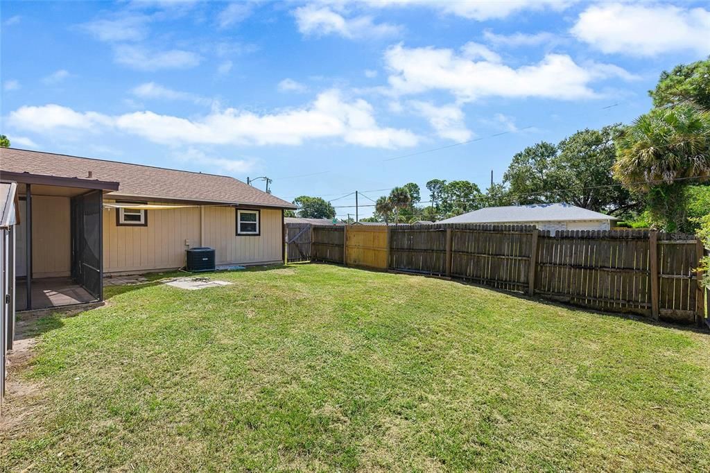 For Sale: $205,900 (2 beds, 2 baths, 1184 Square Feet)