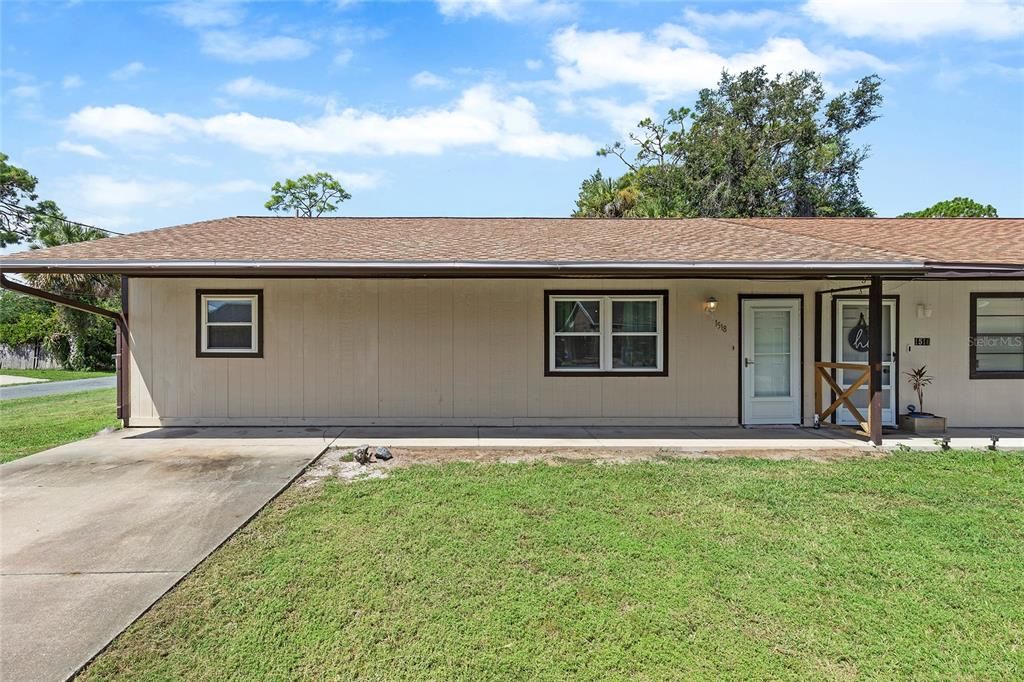 For Sale: $205,900 (2 beds, 2 baths, 1184 Square Feet)