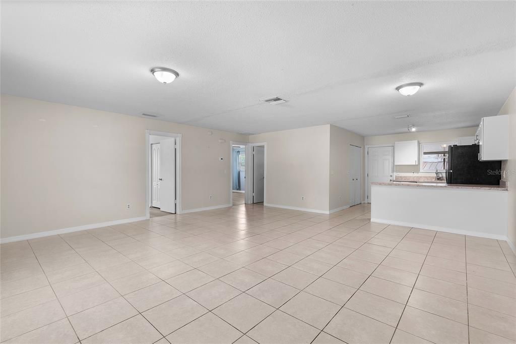 For Sale: $205,900 (2 beds, 2 baths, 1184 Square Feet)