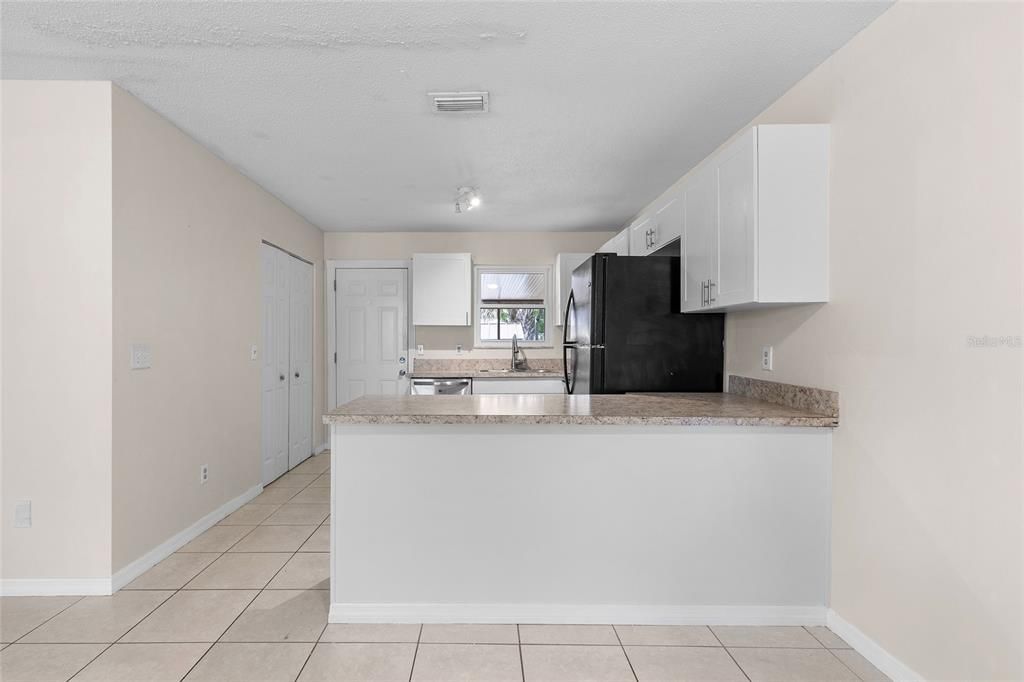 For Sale: $205,900 (2 beds, 2 baths, 1184 Square Feet)