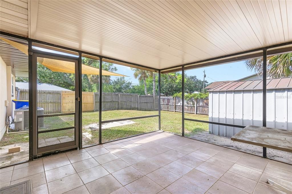 For Sale: $205,900 (2 beds, 2 baths, 1184 Square Feet)