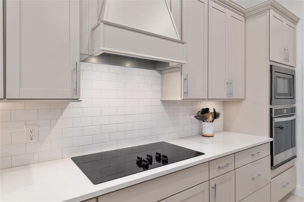 На продажу: $499,900 (2 спален, 2 ванн, 2110 Квадратных фут)