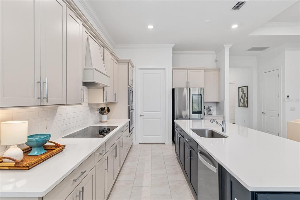 На продажу: $499,900 (2 спален, 2 ванн, 2110 Квадратных фут)