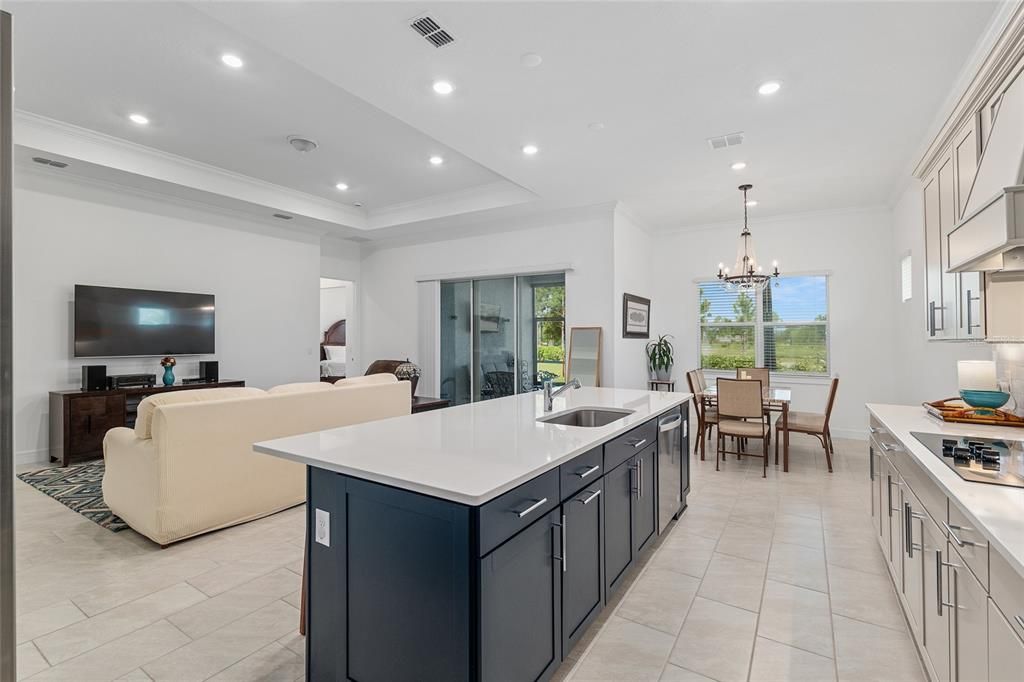 На продажу: $499,900 (2 спален, 2 ванн, 2110 Квадратных фут)