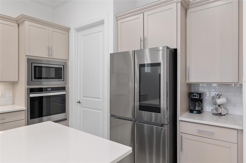 На продажу: $499,900 (2 спален, 2 ванн, 2110 Квадратных фут)