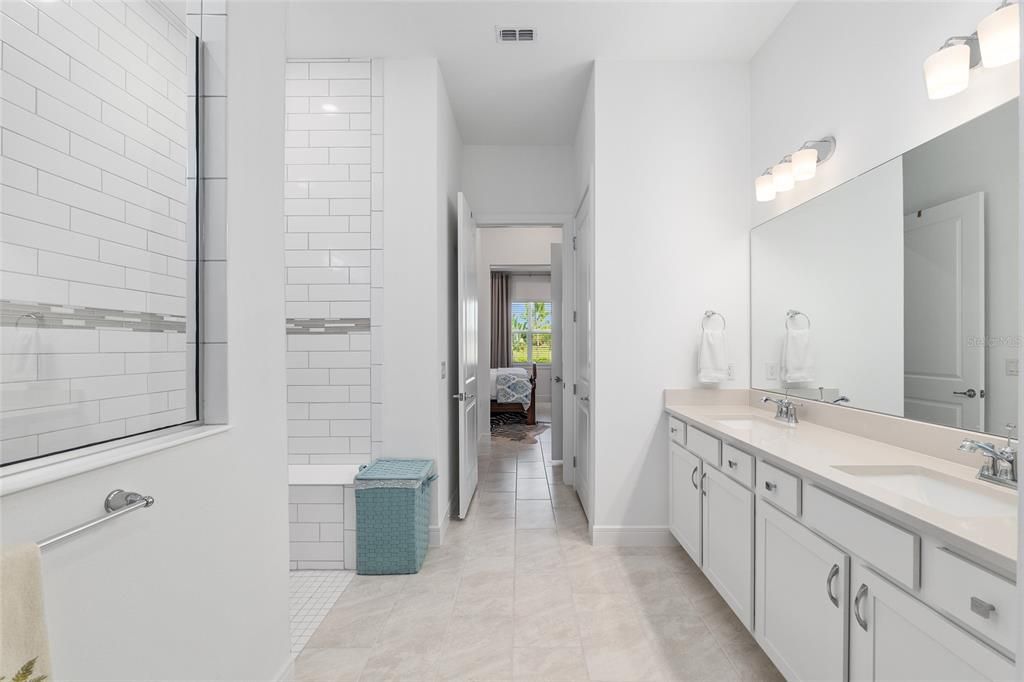 На продажу: $499,900 (2 спален, 2 ванн, 2110 Квадратных фут)