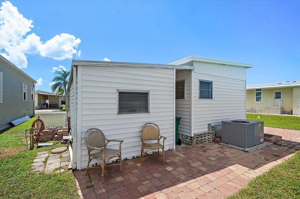 For Sale: $95,000 (1 beds, 1 baths, 552 Square Feet)