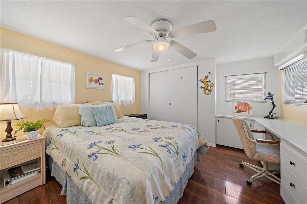 For Sale: $95,000 (1 beds, 1 baths, 552 Square Feet)