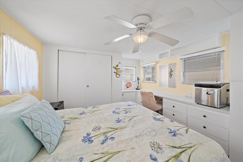 For Sale: $95,000 (1 beds, 1 baths, 552 Square Feet)