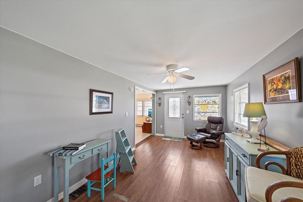 For Sale: $95,000 (1 beds, 1 baths, 552 Square Feet)