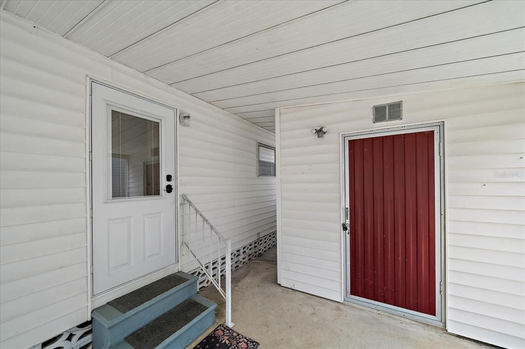 For Sale: $95,000 (1 beds, 1 baths, 552 Square Feet)