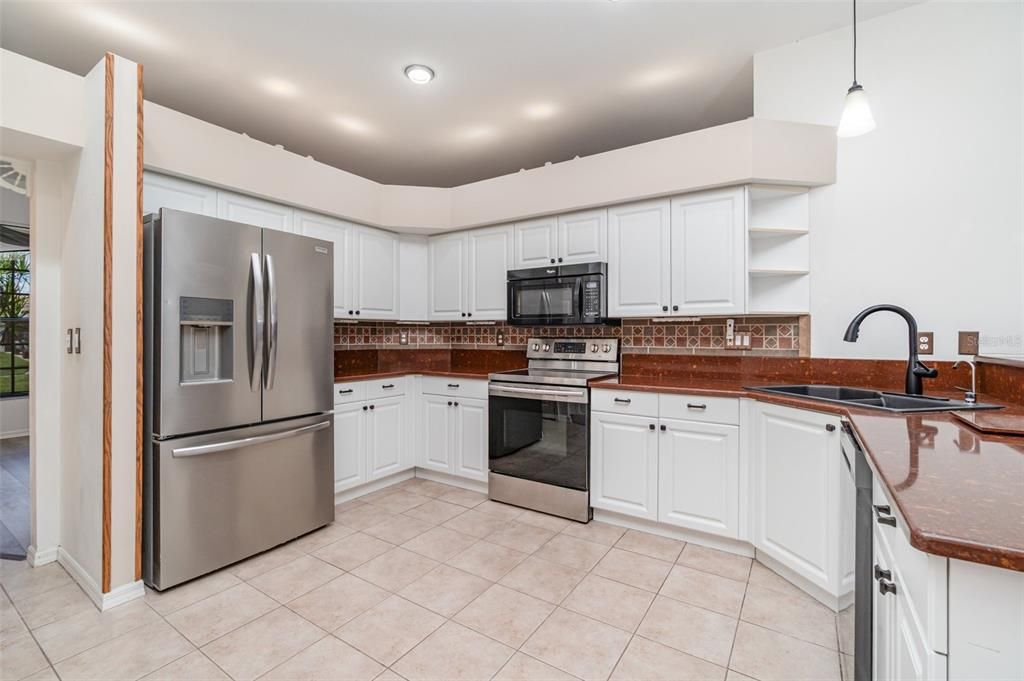 На продажу: $415,000 (3 спален, 2 ванн, 2640 Квадратных фут)