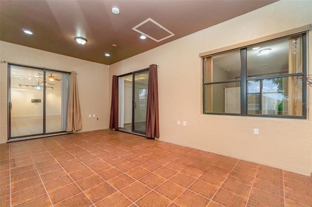 На продажу: $415,000 (3 спален, 2 ванн, 2640 Квадратных фут)