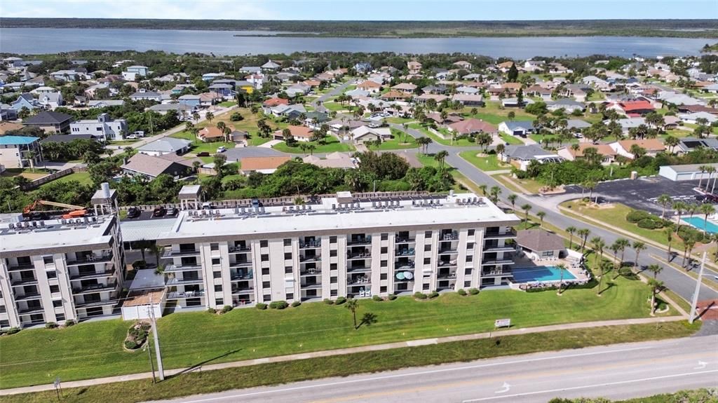 待售: $247,000 (2 贝兹, 2 浴室, 873 平方英尺)