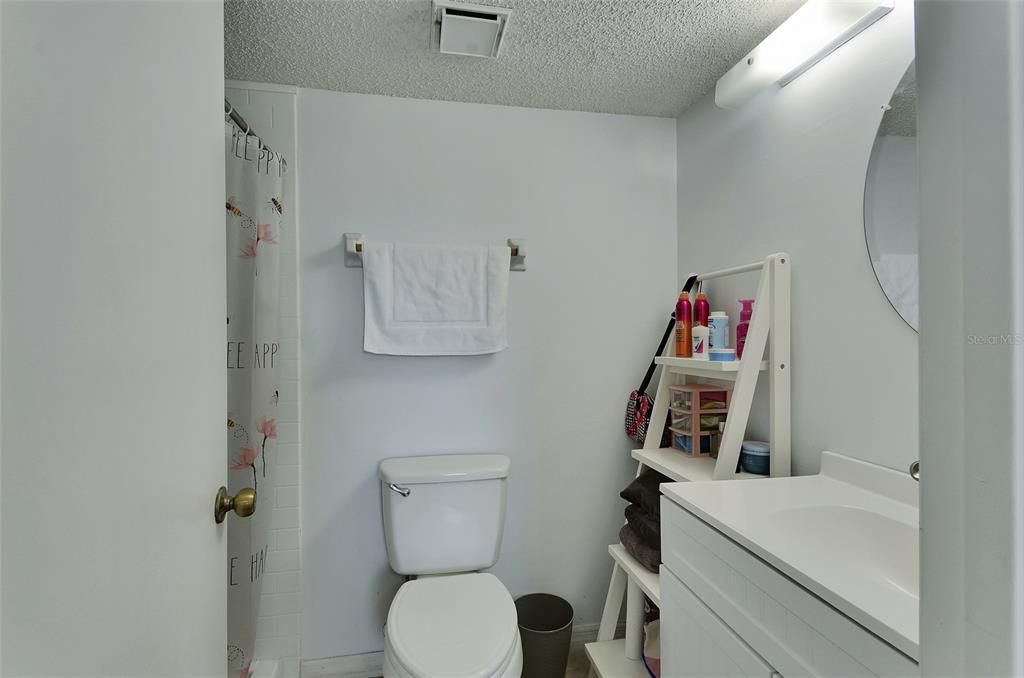 待售: $247,000 (2 贝兹, 2 浴室, 873 平方英尺)