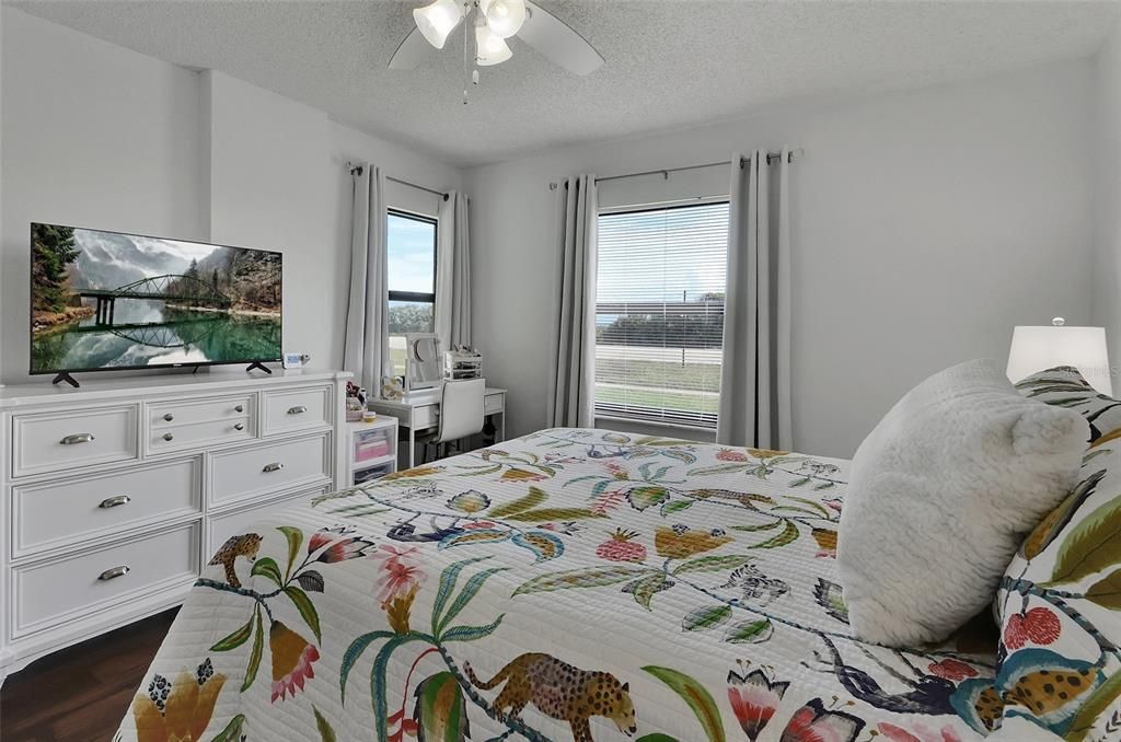 待售: $247,000 (2 贝兹, 2 浴室, 873 平方英尺)