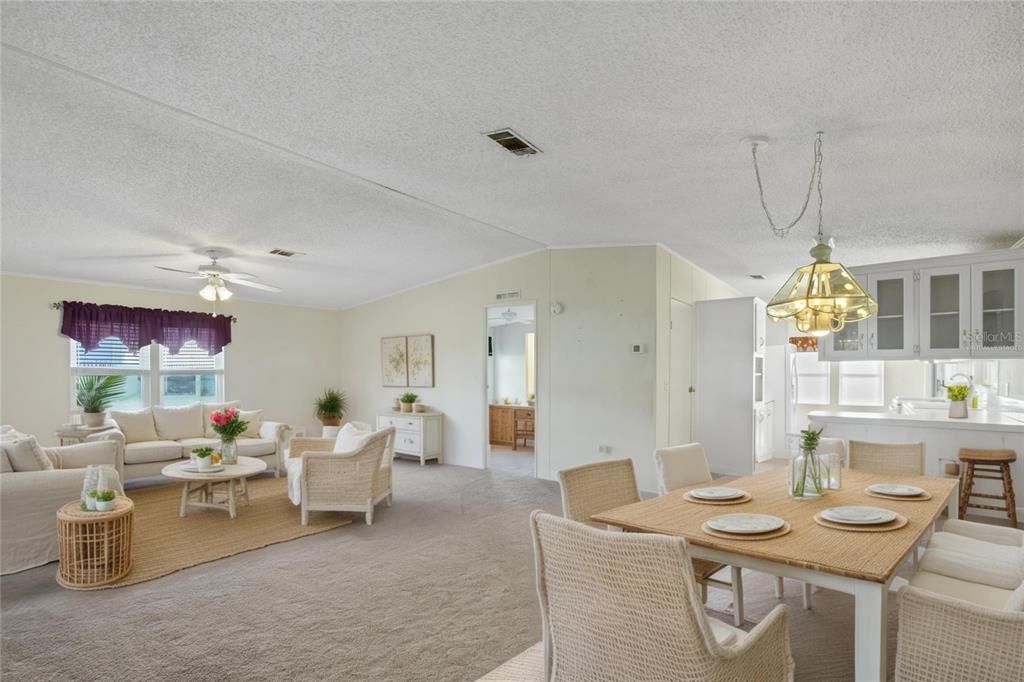 Active With Contract: $194,000 (3 beds, 2 baths, 1568 Square Feet)