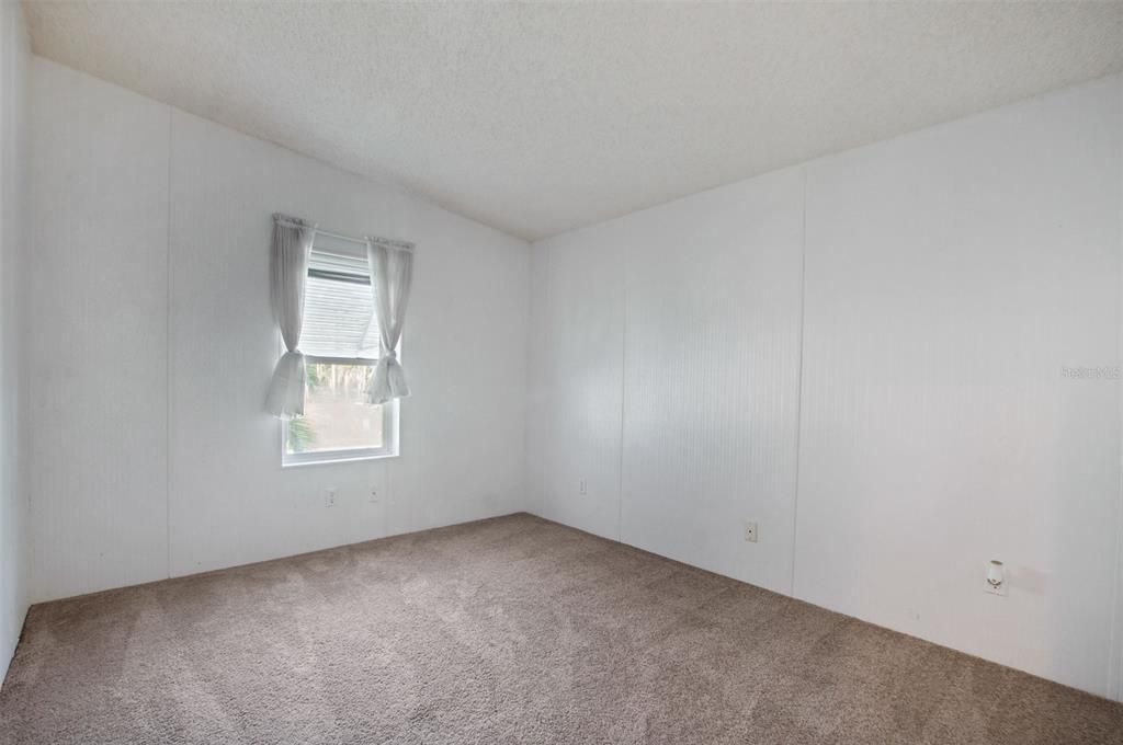 Active With Contract: $194,000 (3 beds, 2 baths, 1568 Square Feet)