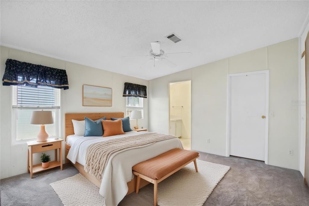Active With Contract: $194,000 (3 beds, 2 baths, 1568 Square Feet)