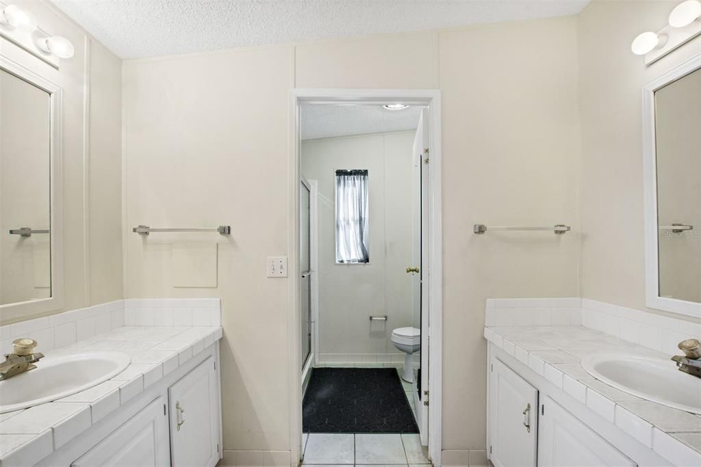 Active With Contract: $194,000 (3 beds, 2 baths, 1568 Square Feet)