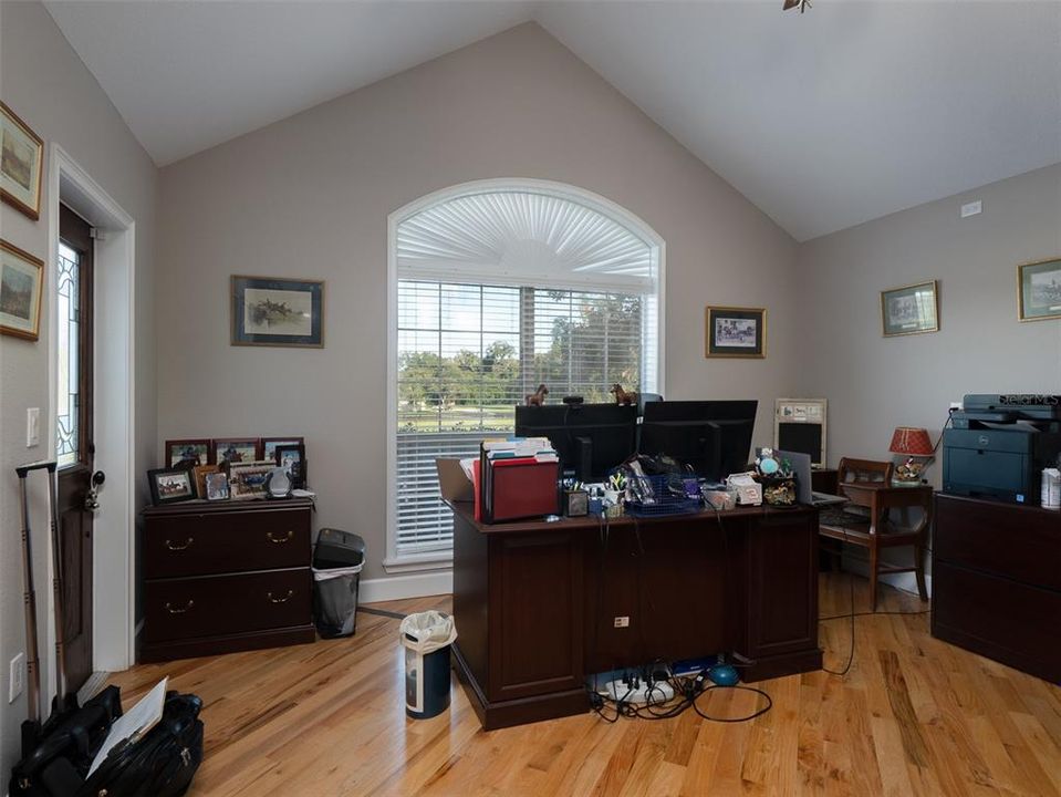 For Sale: $1,595,000 (5 beds, 3 baths, 4044 Square Feet)