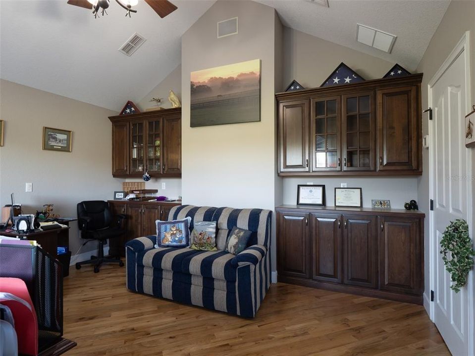 For Sale: $1,595,000 (5 beds, 3 baths, 4044 Square Feet)